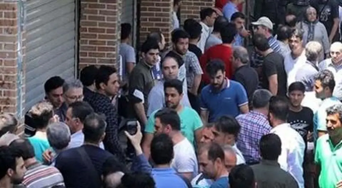 فیلم پربازدید از بیرون انداختن لیدر آشوب توسط بازاریان تهران فیلم پربازدید از بیرون انداختن لیدر آشوب توسط بازاریان تهران
