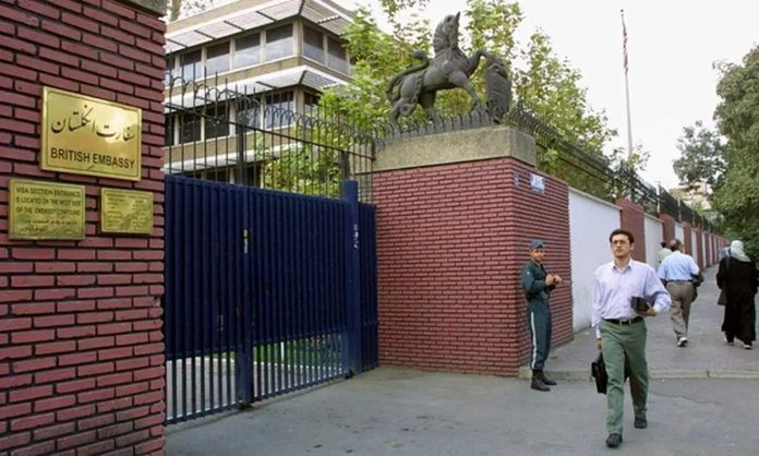 انگلیس خواستار خروج کارکنان سفارت از ایران شد انگلیس خواستار خروج کارکنان سفارت از ایران شد