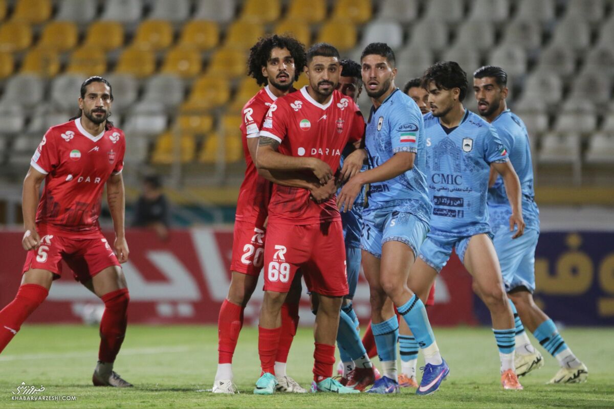 زور پرسپولیس به جوانان تیم دو روزه هم نرسید/ وقتی مدیران غیرفوتبالی میخواهند با قانون فوتبال بجنگند! زور پرسپولیس به جوانان تیم دو روزه هم نرسید/ وقتی مدیران غیرفوتبالی میخواهند با قانون فوتبال بجنگند!